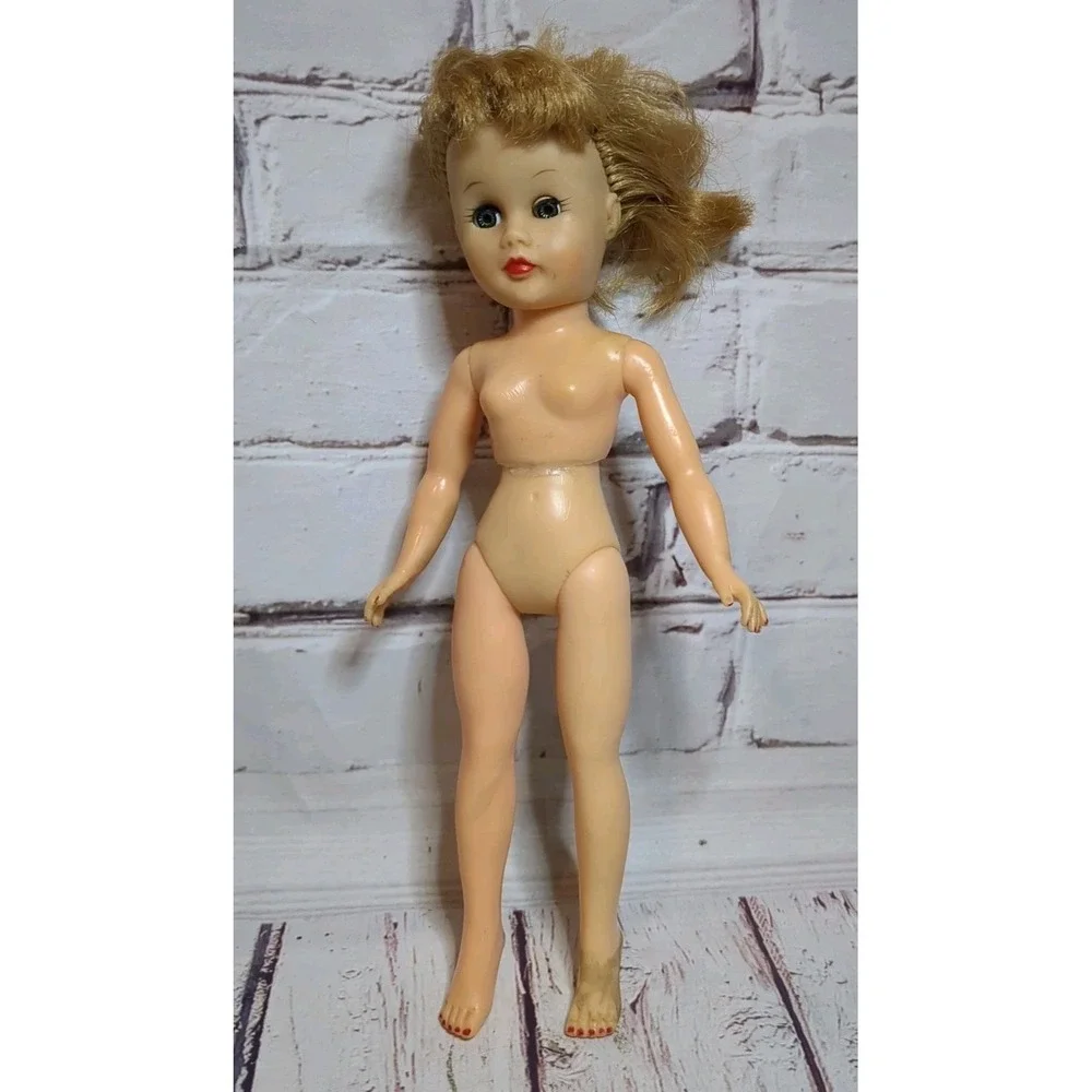 Vintage Circle P Little Miss Revlon Clone Doll W/ Case‎ & Some Clothes